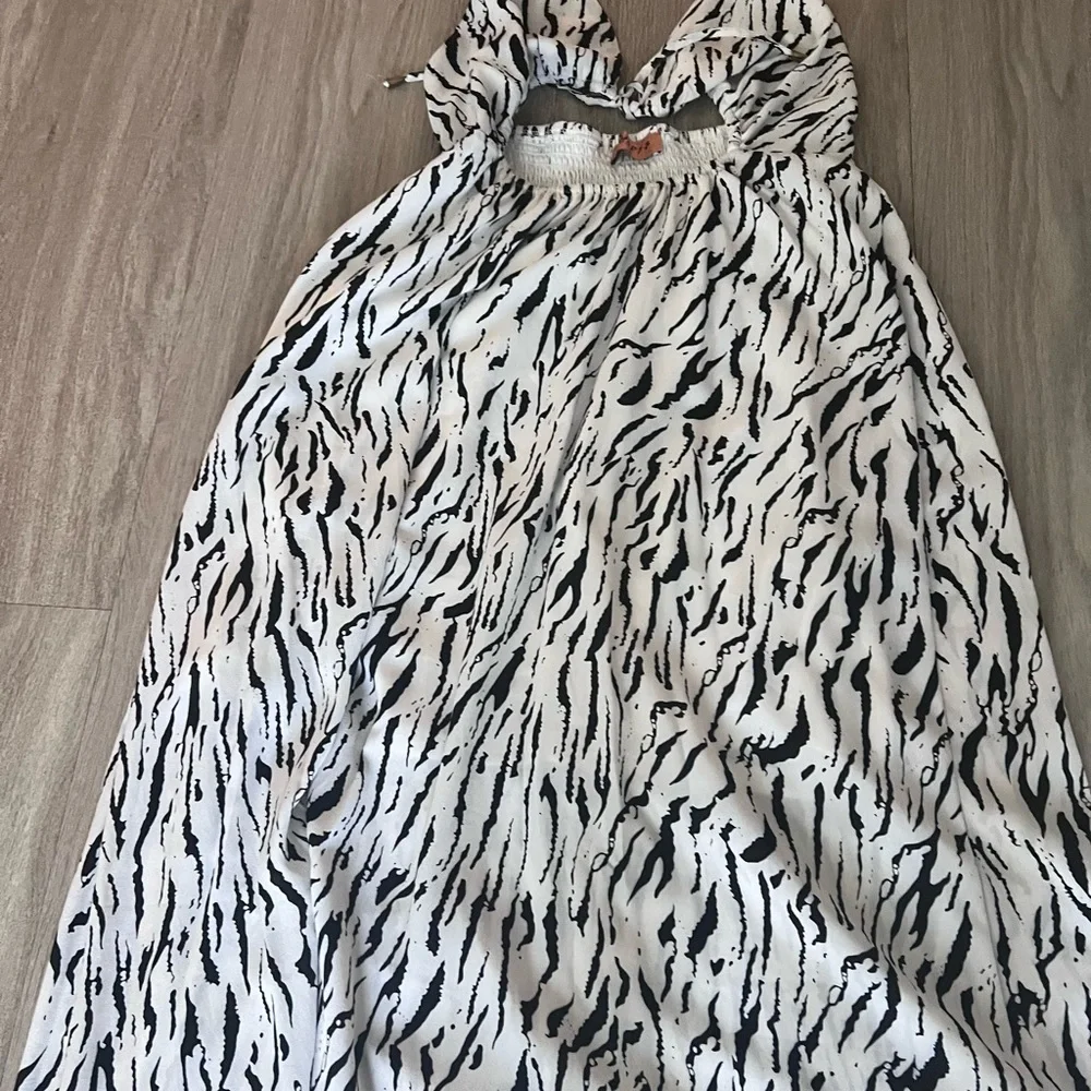 Zebra Print Maxi Cutout Halter Dress Size Medium - Picture 5 of 16